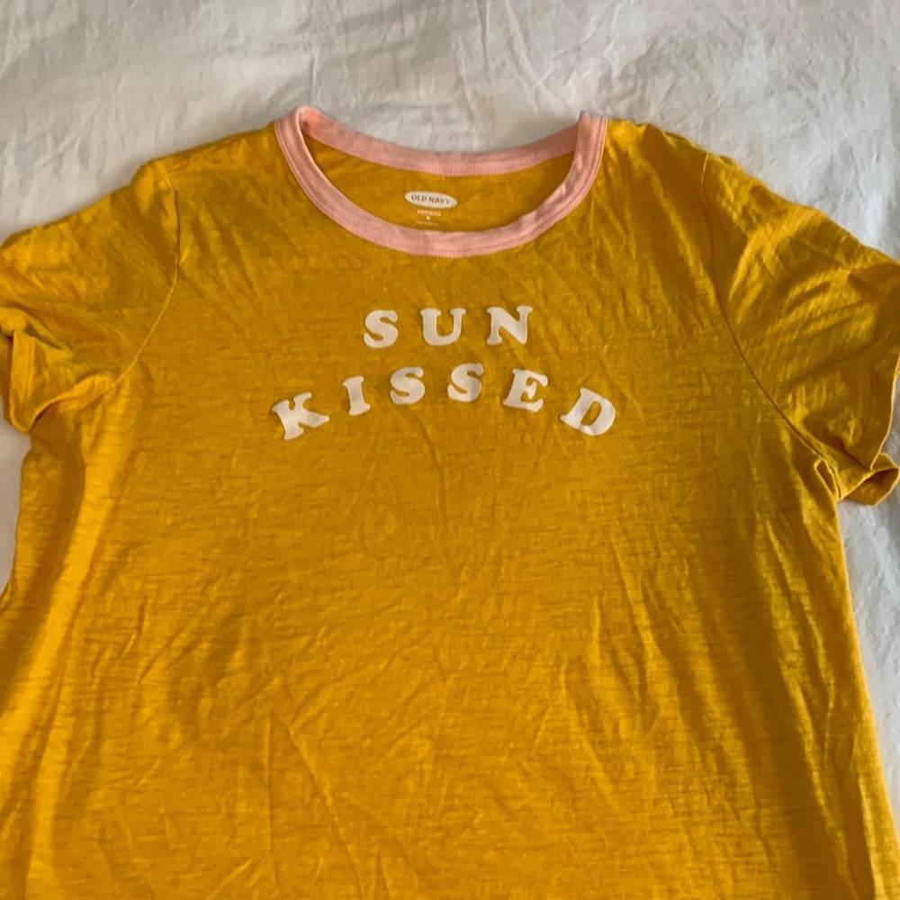 Medium, yellow summer T-shirt